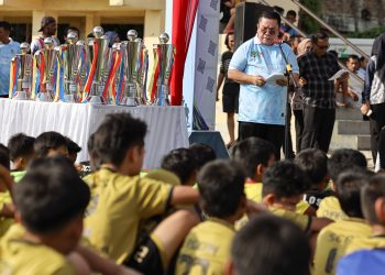 Wali Kota Wesly Silalahi Resmi Tendang Kick Off Liga Sepak Bola Usia Dini 2026, Siantar Siap Cetak Atlet Masa Depan