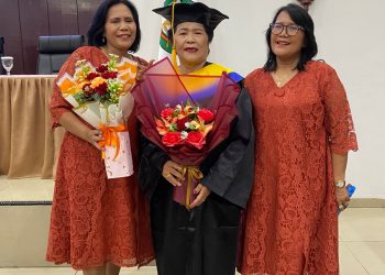 Helmina Siahaan Haru dan Bangga Jadi “Sarjana Lansia”, Apresiasi Wesly Silalahi Hadirkan Sekolah Lansia di Pematangsiantar