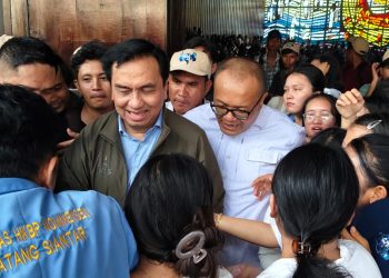 Ketua Yayasan HKBP Nommensen Dikerubungi Mahasiswa, Dari Curhat Soal Laboratorium hingga Minta Saweran