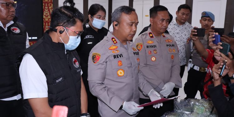 Sat Narkoba Polres Asahan Gagalkan Peredaran 10 Kg Sabu dan 1.500 Vape Diduga Mengandung Etomidate Sat Narkoba Polres Asahan Gagalkan Peredaran 10 Kg Sabu dan 1.500 Vape Diduga Mengandung Etomidate