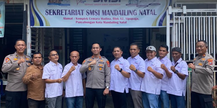 Silaturahmi, Kapolres Kunjungi Kantor SMSI Madina