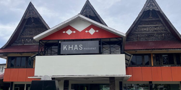 Kuasa Hukum Buruh Bongkar Dugaan Eksploitasi di Khas Parapat Hotel: “Data dan Bukti Sudah Kami Pegang” Kuasa Hukum Buruh Bongkar Dugaan Eksploitasi di Khas Parapat Hotel: “Data dan Bukti Sudah Kami Pegang”