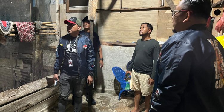 Digerebek Polisi, Kandang Ayam di Medan Denai Ternyata Jadi Sarang Narkoba Digerebek Polisi, Kandang Ayam di Medan Denai Ternyata Jadi Sarang Narkoba