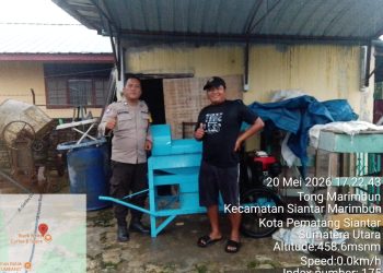 Dukung Ketahanan Pangan, Bhabinkamtibmas Siantar Marihat Serahkan Mesin Penggiling Jagung kepada Petani Binaan