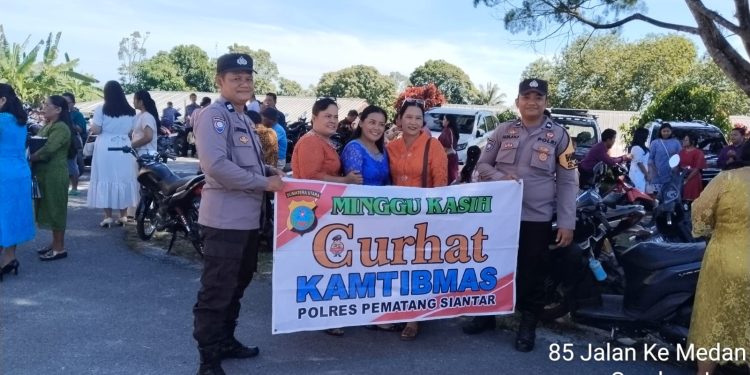 Dekat dengan Jemaat, Polsek Siantar Martoba Gelar Minggu Kasih Curhat Kamtibmas di HKBP Bombongan Dekat dengan Jemaat, Polsek Siantar Martoba Gelar Minggu Kasih Curhat Kamtibmas di HKBP Bombongan