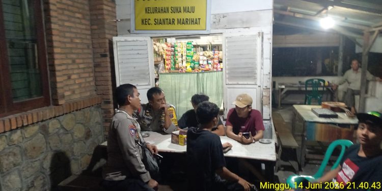 Perkuat Keamanan Lingkungan, Bhabinkamtibmas Polsek Siantar Marihat Gelar SALING di Pos Kamling Gang Kelutuk