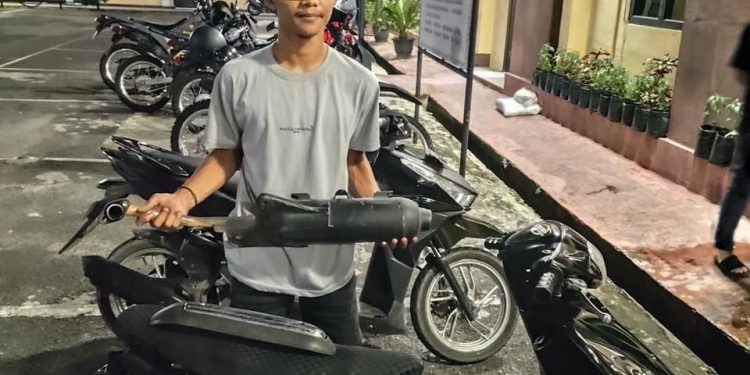 Timsus Dayok Mirah Polres Pematangsiantar Tindak Empat Motor Berknalpot Brong Saat Patroli Malam Timsus Dayok Mirah Polres Pematangsiantar Tindak Empat Motor Berknalpot Brong Saat Patroli Malam