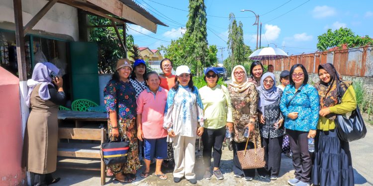 Liswati Wesly Silalahi Turun Langsung Pastikan Kelurahan Siap Berprestasi di Tingkat Sumut Liswati Wesly Silalahi Turun Langsung Pastikan Kelurahan Siap Berprestasi di Tingkat Sumut