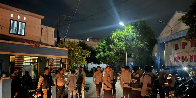 100 Personel Brimob Sumut Siaga Semalaman, Redam Konflik Warga dan Pastikan Wilayah Tetap Kondusif 100 Personel Brimob Sumut Siaga Semalaman, Redam Konflik Warga dan Pastikan Wilayah Tetap Kondusif