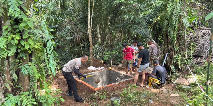Sambut HUT Bhayangkara ke-80, Brimob Sumut Bangun Sanitasi Air Bersih untuk Sekolah di Tapanuli Selatan Sambut HUT Bhayangkara ke-80, Brimob Sumut Bangun Sanitasi Air Bersih untuk Sekolah di Tapanuli Selatan