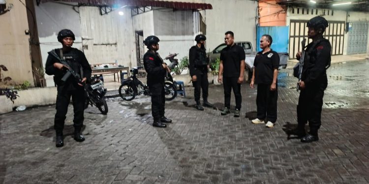 Brimob Sumut Hadir di Tengah Malam, Patroli Humanis Ciptakan Rasa Aman di Kota Medan Brimob Sumut Hadir di Tengah Malam, Patroli Humanis Ciptakan Rasa Aman di Kota Medan