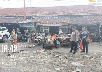 Polisi Jalan Kaki Sisir Pasar Horas, Cegah Copet dan Curanmor Saat Aktivitas Masyarakat Memuncak