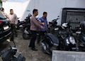 Cegah Curanmor, Bhabinkamtibmas Siantar Utara Ingatkan Pekerja Toko Bangunan Gunakan Kunci Ganda