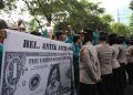 Aksi “Sumut Bersiap Revolusi”, Mahasiswa Unimed Goyang DPRD Sumut dengan 10 Tuntutan