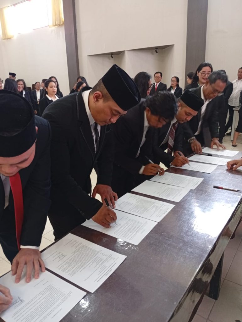 Pelantikan Pejabat IAKN Tarutung Jadi Momentum Akselerasi Menuju Universitas Kristen Negeri, Prodi PPG Siap Jadi Pionir Transformasi Pelantikan Pejabat IAKN Tarutung Jadi Momentum Akselerasi Menuju Universitas Kristen Negeri, Prodi PPG Siap Jadi Pionir Transformasi
