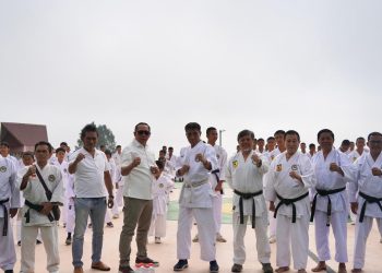 ‎Bupati JTP Hutabarat Resmikan Ujian Kenaikan Sabuk Kyu Wadokai, Diikuti 300 Karateka