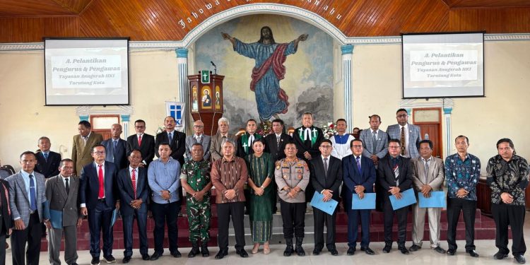 ‎Pemkab Taput Hadiri Ibadah Minggu II Dung Trinitatis dan Pelantikan Pengurus Yayasan Anugerah HKI Tarutung Kota