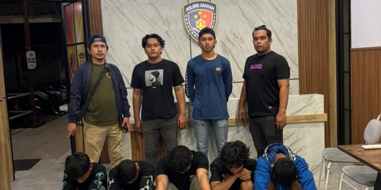 Respons Cepat Layanan 110, Timsus Geng Motor Polres Asahan Amankan Remaja Diduga Terlibat Tawuran Bersenjata Respons Cepat Layanan 110, Timsus Geng Motor Polres Asahan Amankan Remaja Diduga Terlibat Tawuran Bersenjata