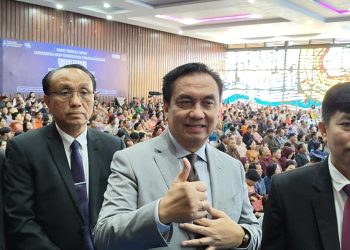 207 Mahasiswa Diwisuda, Effendi Simbolon Tegaskan Komitmen Tingkatkan Mutu Pendidikan dan Buka Prodi Baru