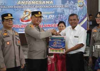 Kapolres Simalungun Sentuh Hati Anggota Sakit dan Anak Yatim, Wujud Nyata “80 Tahun Polri untuk Masyarakat”