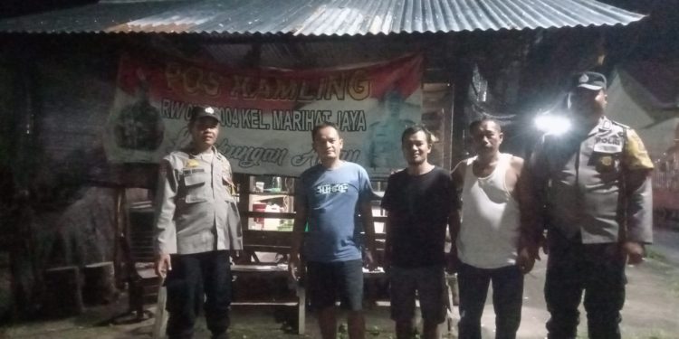 Polsek Siantar Marihat Gelar SALING di Pos Kamling, Perkuat Kewaspadaan Warga Saat Jaga Malam
