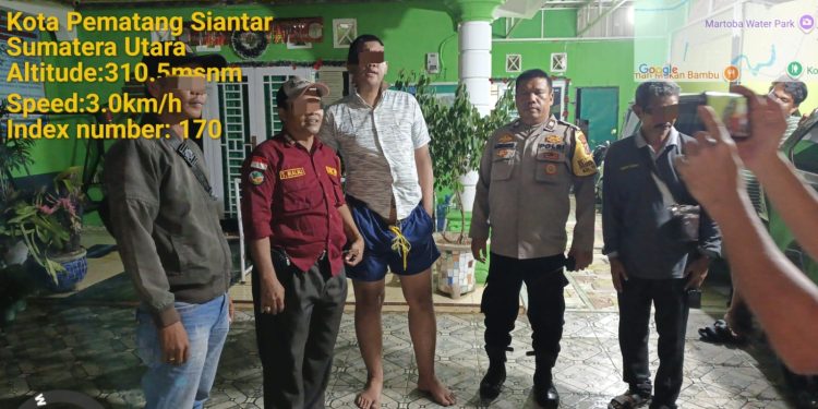 Polsek Siantar Martoba Respon Cepat Amankan Pria Diduga ODGJ yang Mengamuk di Simpang Karangsari