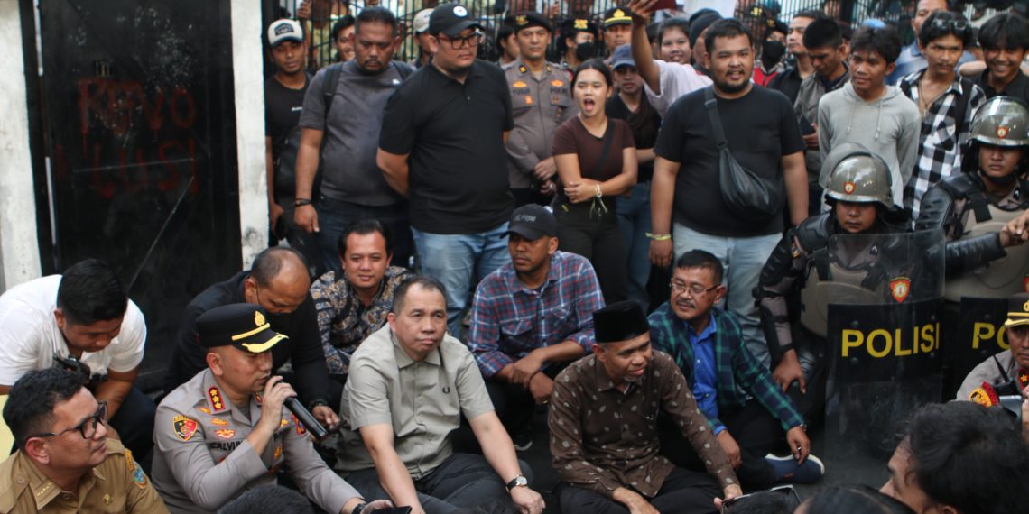 Kapolrestabes Medan Tekankan Personel Tetap Sabar dan Humanis Saat Melayani Aksi Massa KBMN