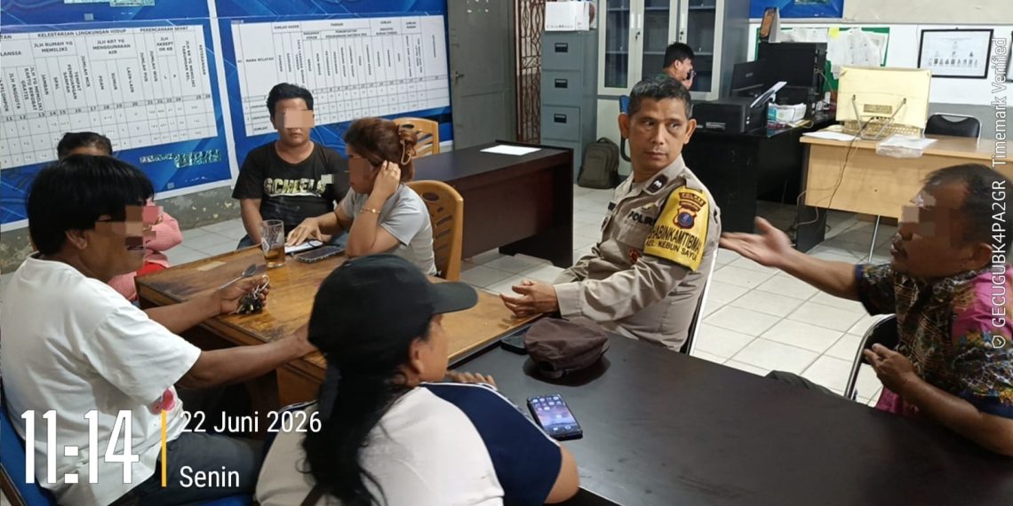 Bhabinkamtibmas Polsek Siantar Timur Selesaikan Perkelahian Warga Lewat Mediasi, Kedua Pihak Berdamai