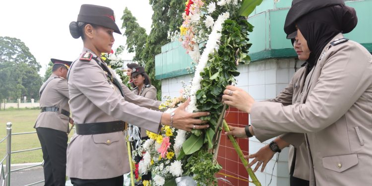 Ziarah dan Tabur Bunga HUT Bhayangkara ke-80, Polres Pematangsiantar Teguhkan Semangat Pengabdian kepada Bangsa