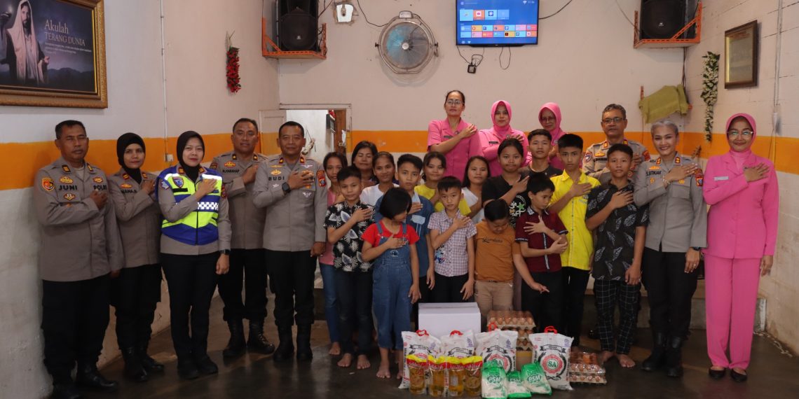 Sambut HUT Bhayangkara ke-80, Polres Pematangsiantar Tebar Kepedulian untuk Anak Panti Asuhan  Menulis