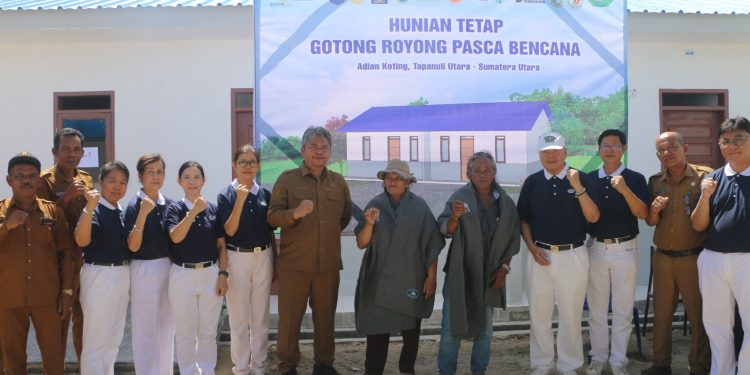 Serah Terima 70 Kunci Huntap Dolok Nauli: Pemkab Taput Minta Warga Jaga Kekompakan dan Kebersihan Serah Terima 70 Kunci Huntap Dolok Nauli: Pemkab Taput Minta Warga Jaga Kekompakan dan Kebersihan
