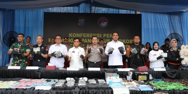 Polrestabes Medan Ungkap 997 Kasus Narkoba, Sita 231 Kg Sabu dan Bongkar Home Industry Vape Narkotika Labubu