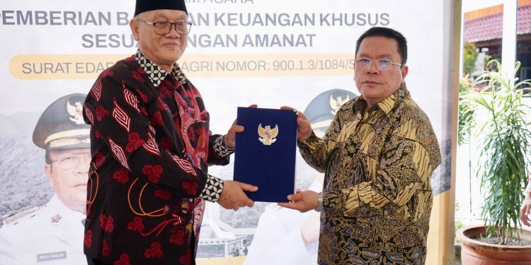 Wesly Silalahi Salurkan Bantuan Rp25 Miliar untuk Bener Meriah, Wujud Solidaritas Pematangsiantar bagi Daerah Terdampak Bencana Wesly Silalahi Salurkan Bantuan Rp25 Miliar untuk Bener Meriah, Wujud Solidaritas Pematangsiantar bagi Daerah Terdampak Bencana