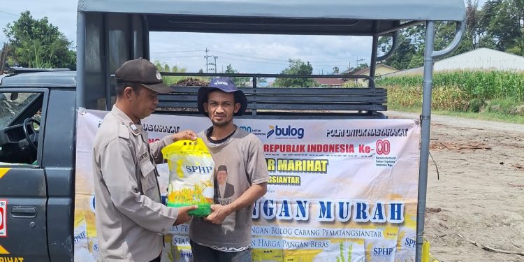 Gerakan Pangan Murah Polsek Siantar Marihat Disambut Antusiasme Tinggi Warga