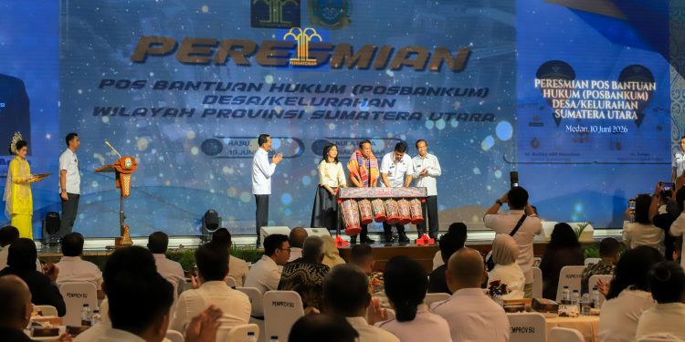 Wesly Silalahi Raih Penghargaan Menteri Hukum, Pematangsiantar Tuntas 100 Persen Bentuk Pos Bantuan Hukum Wesly Silalahi Raih Penghargaan Menteri Hukum, Pematangsiantar Tuntas 100 Persen Bentuk Pos Bantuan Hukum