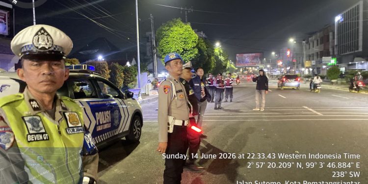Polres Pematangsiantar Intensifkan Blue Light Patrol, Balap Liar dan Knalpot Brong Jadi Target Utama Polres Pematangsiantar Intensifkan Blue Light Patrol, Balap Liar dan Knalpot Brong Jadi Target Utama