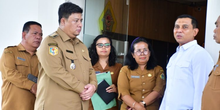 Bupati Samosir Terima Hibah Aset Rp.37 Miliar dari Kementerian PU Bupati Samosir Terima Hibah Aset Rp.37 Miliar dari Kementerian PU