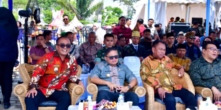 Pererat Sinergi Antar Daerah, Wabup Samosir Hadiri Hari Jadi ke-193 Kabupaten Simalungun Pererat Sinergi Antar Daerah, Wabup Samosir Hadiri Hari Jadi ke-193 Kabupaten Simalungun