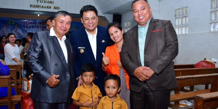 Paskah Oikoumene 2026 Digelar di Pelosok Samosir, Bupati Tekankan Pelayanan hingga Daerah Terpencil Paskah Oikoumene 2026 Digelar di Pelosok Samosir, Bupati Tekankan Pelayanan hingga Daerah Terpencil