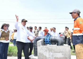 Bupati Samosir Tinjau Pembangunan Pompa Air Tenaga Surya Bantuan Kedubes Inggris, Akan Airi 80 Hektare Persawahan
