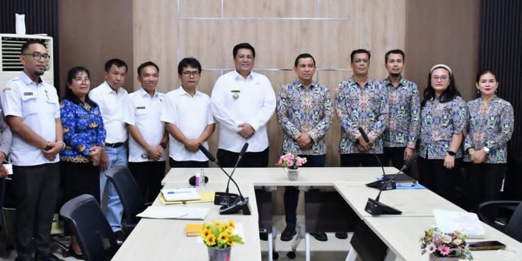Terima Hibah Aset 22,8 Miliar dari Kementerian PU, Bupati Samosir Perkuat Fondasi Pariwisata dan Lingkungan Berkelanjutan Terima Hibah Aset 22,8 Miliar dari Kementerian PU, Bupati Samosir Perkuat Fondasi Pariwisata dan Lingkungan Berkelanjutan