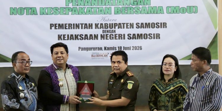 Pemkab Samosir dan Kejari Samosir Perpanjang Kerja Sama Penanganan Masalah Hukum Perdata dan Tata Usaha Negara