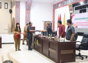 Wakil Bupati Samosir Sampaikan Nota Pengantar Ranperda Pertanggungjawaban Pelaksanaan APBD Tahun Anggaran 2025  Samosir
