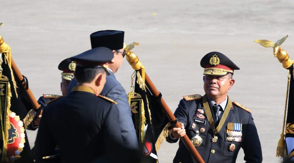 Kado Istimewa di Hari Bhayangkara ke-80, Kapolda Sumut Terima Langsung Nugraha Sakanti dari Presiden Kado Istimewa di Hari Bhayangkara ke-80, Kapolda Sumut Terima Langsung Nugraha Sakanti dari Presiden