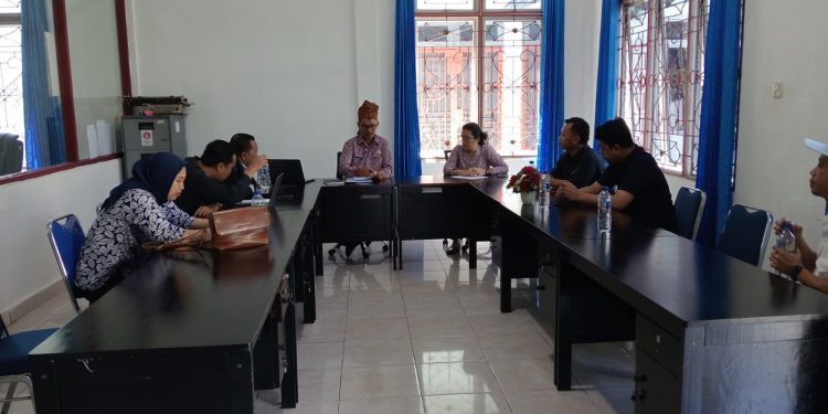 Kuasa Hukum Rico & Partners Sentil Khas Hotel Parapat: "BUMN Seharusnya Lindungi Hak Buruh, Bukan Menghambatnya" Kuasa Hukum Rico & Partners Sentil Khas Hotel Parapat: “BUMN Seharusnya Lindungi Hak Buruh, Bukan Menghambatnya”