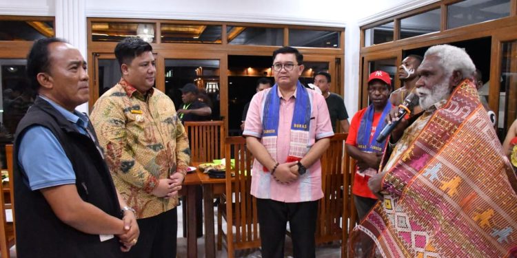 Bupati Samosir Jamu Wagub Papua Selatan, Rajut Kolaborasi Budaya dari Samosir untuk Indonesia