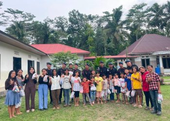 Brimob Polda Sumut Tebar Kepedulian di Pulau Nias, Program Minggu Kasih Pererat Silaturahmi dengan Masyarakat