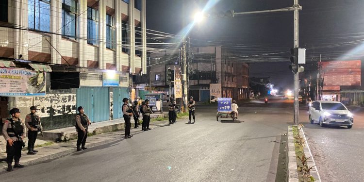Brimob Polda Sumut Intensifkan Patroli Hingga Dini Hari, Persempit Ruang Gerak Geng Motor dan Pelaku Kejahatan Brimob Polda Sumut Intensifkan Patroli Hingga Dini Hari, Persempit Ruang Gerak Geng Motor dan Pelaku Kejahatan