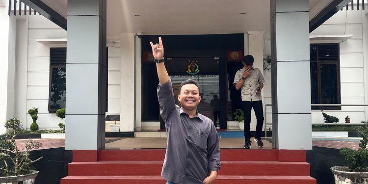 Viral di Pematangsiantar! Notaris DSP Dilaporkan ke Majelis Pengawas, Kuasa Hukum Rico Nainggolan Singgung Dugaan Permainan dengan BPN Viral di Pematangsiantar! Notaris DSP Dilaporkan ke Majelis Pengawas, Kuasa Hukum Rico Nainggolan Singgung Dugaan Permainan dengan BPN
