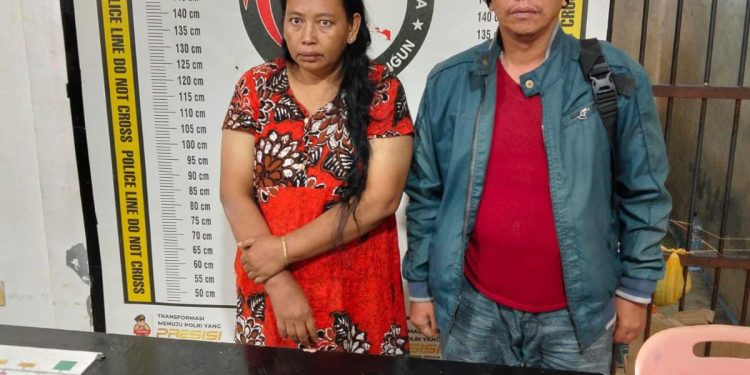 Polisi Ciduk Wanita Diduga Pengedar Sabu di Bosar Maligas, Suaminya Ternyata Napi Narkoba Polisi Ciduk Wanita Diduga Pengedar Sabu di Bosar Maligas, Suaminya Ternyata Napi Narkoba